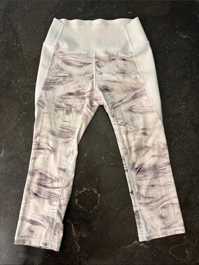 GapFit Sculpt Compression Capri Leggings Marble Print Cream Gray Women's Medium
